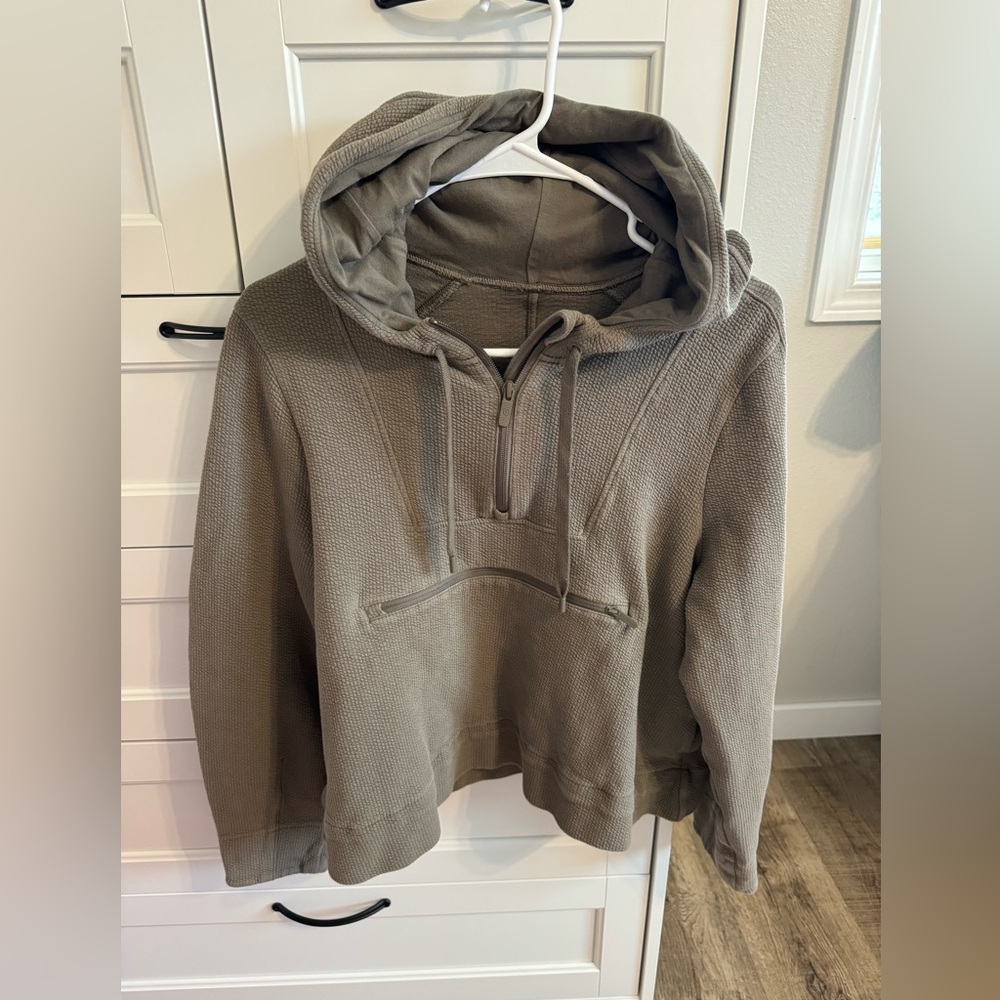 Lululemon Brown Half-Zip hoodie